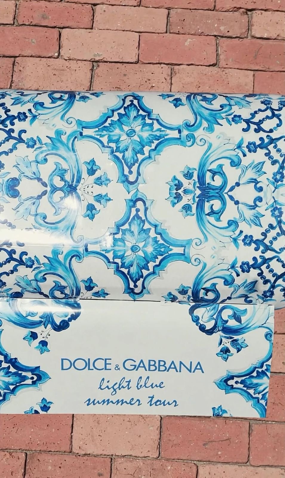 Instalación Dolce & Gabbana Light Blue Summer Tour